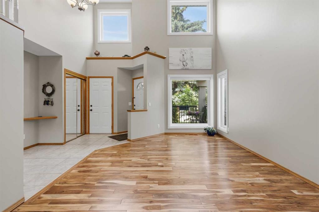 142 Riverview Circle Se, Calgary, AB - Indoor Photo Showing Other Room