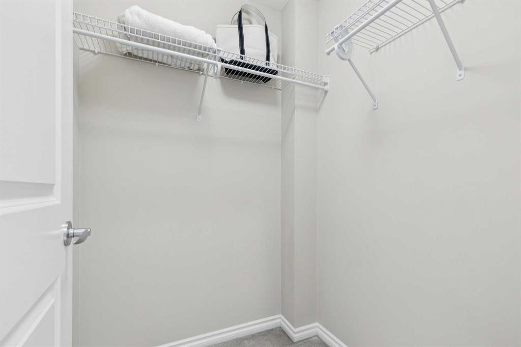 705-1726 14 Avenue Nw, Calgary, AB - Indoor With Storage
