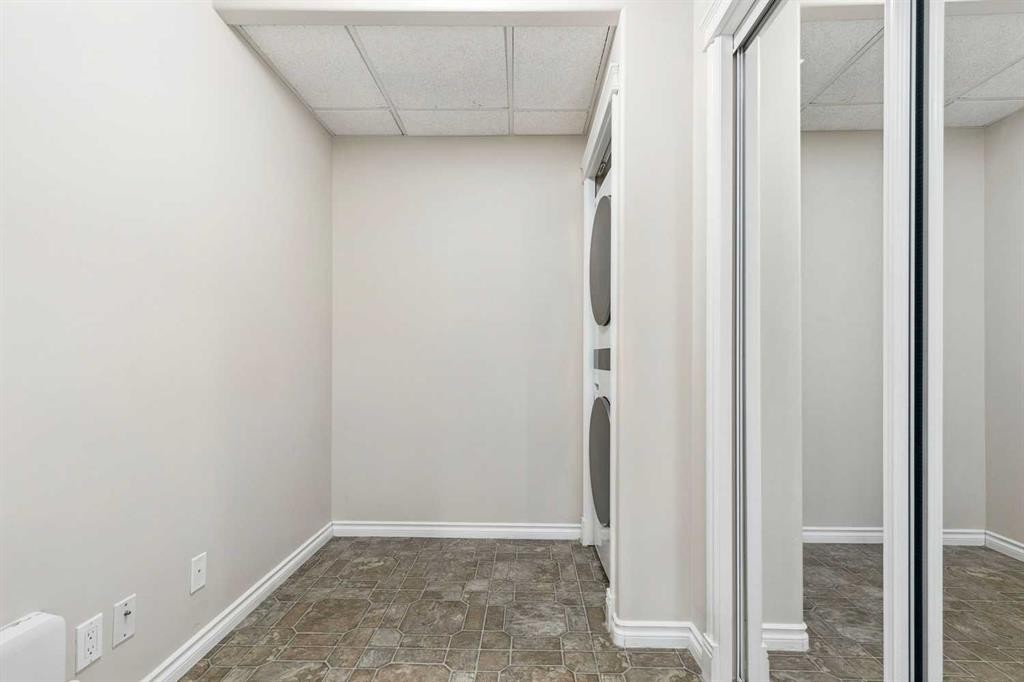 705-1726 14 Avenue Nw, Calgary, AB - Indoor Photo Showing Other Room