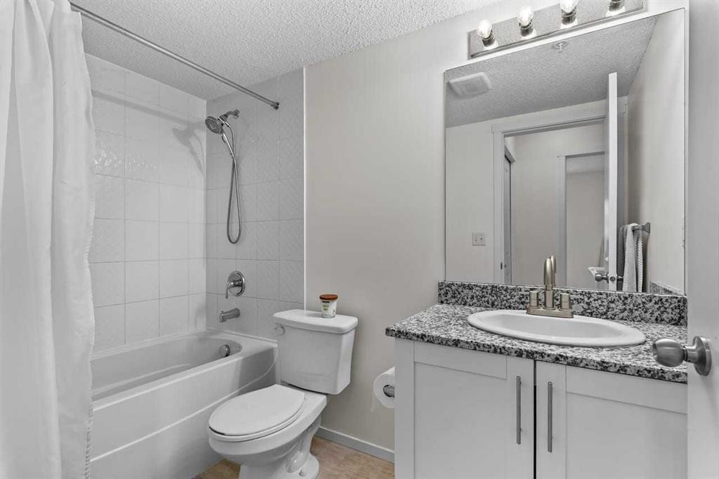 2201-81 Legacy Boulevard Se, Calgary, AB - Indoor Photo Showing Bathroom
