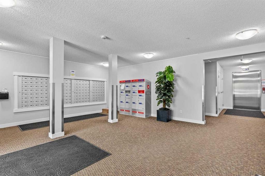 2201-81 Legacy Boulevard Se, Calgary, AB - Indoor Photo Showing Other Room