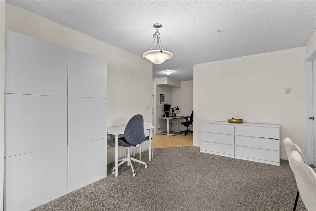 2201-81 Legacy Boulevard Se, Calgary, AB - Indoor Photo Showing Other Room