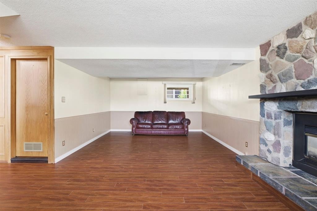 160 Marbrooke Circle Ne, Calgary, AB - Indoor With Fireplace