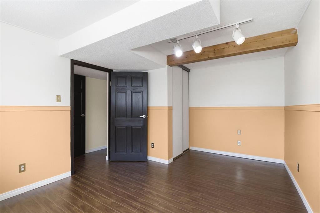 160 Marbrooke Circle Ne, Calgary, AB - Indoor Photo Showing Other Room