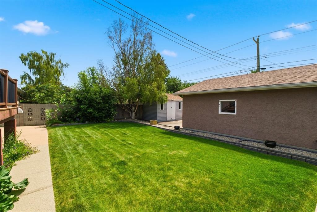 160 Marbrooke Circle Ne, Calgary, AB - Outdoor