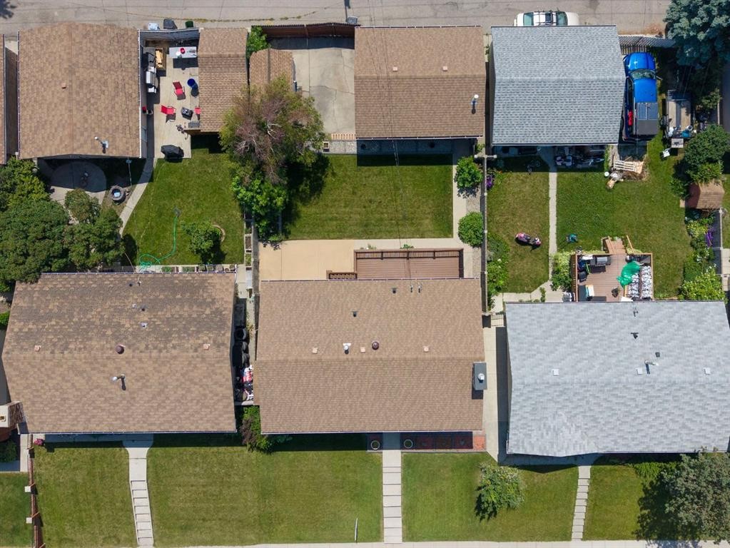 160 Marbrooke Circle Ne, Calgary, AB - Outdoor