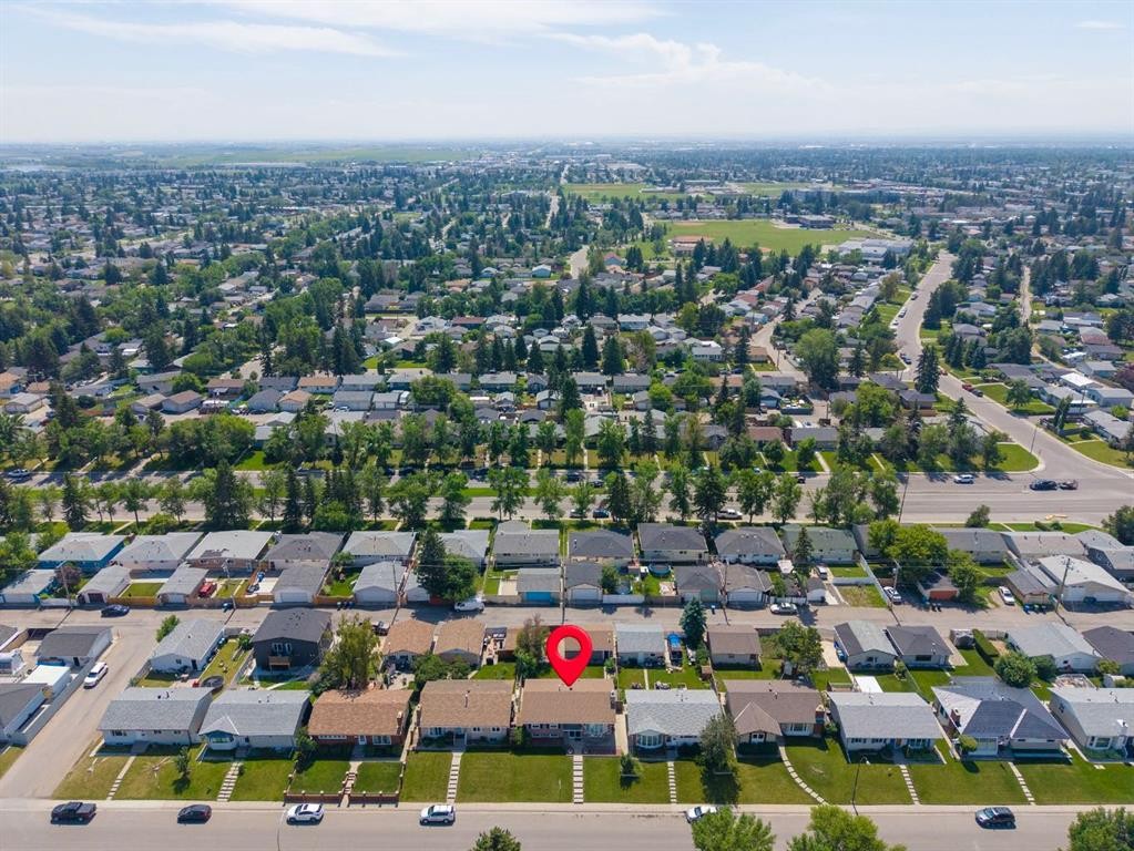160 Marbrooke Circle Ne, Calgary, AB - Outdoor With View