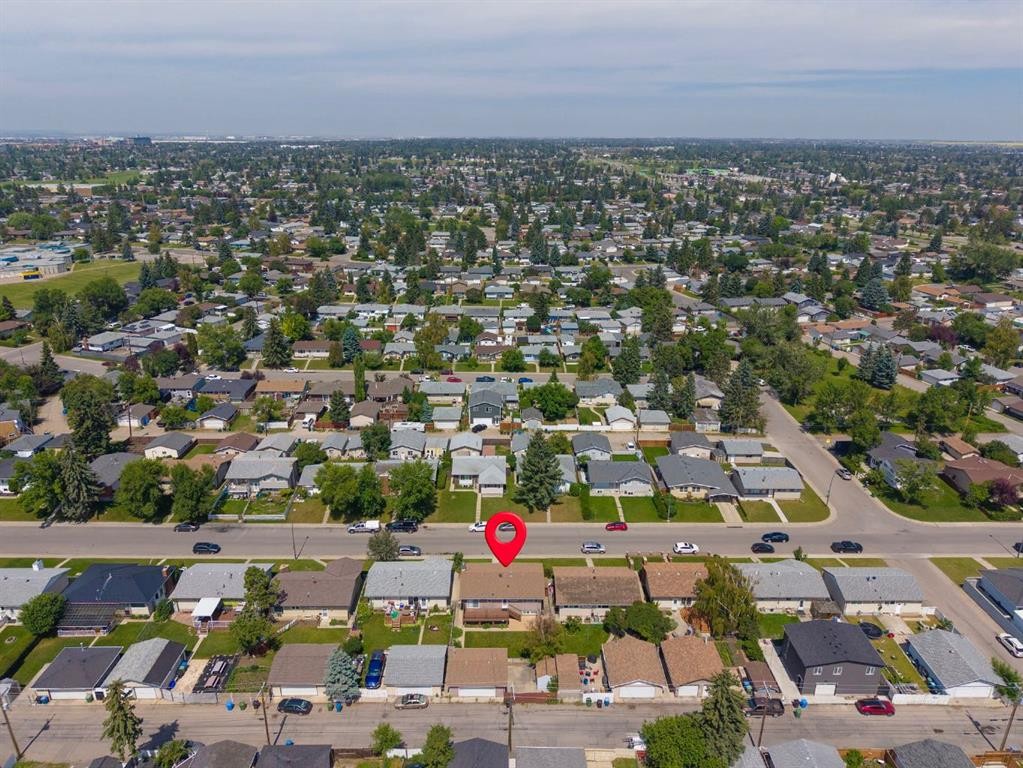 160 Marbrooke Circle Ne, Calgary, AB - Outdoor With View