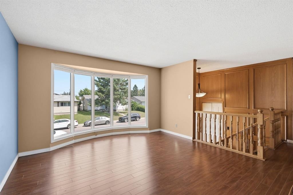 160 Marbrooke Circle Ne, Calgary, AB - Indoor