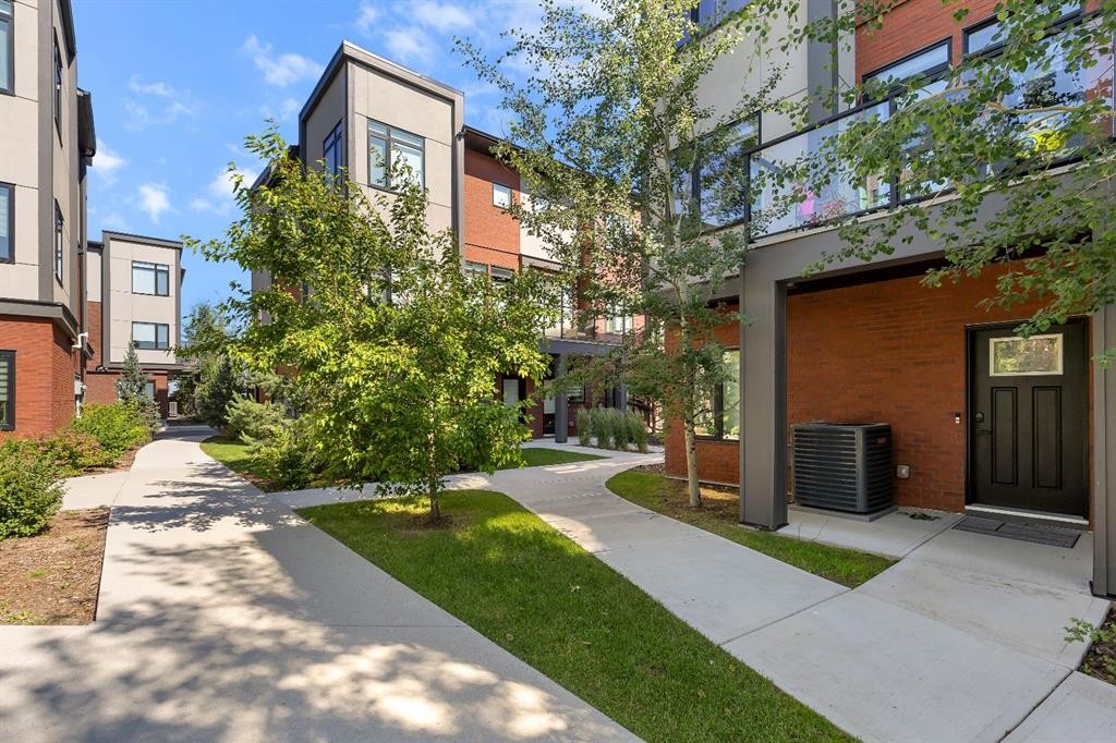 213 Greenbriar Common Nw, Calgary, AB - Outdoor