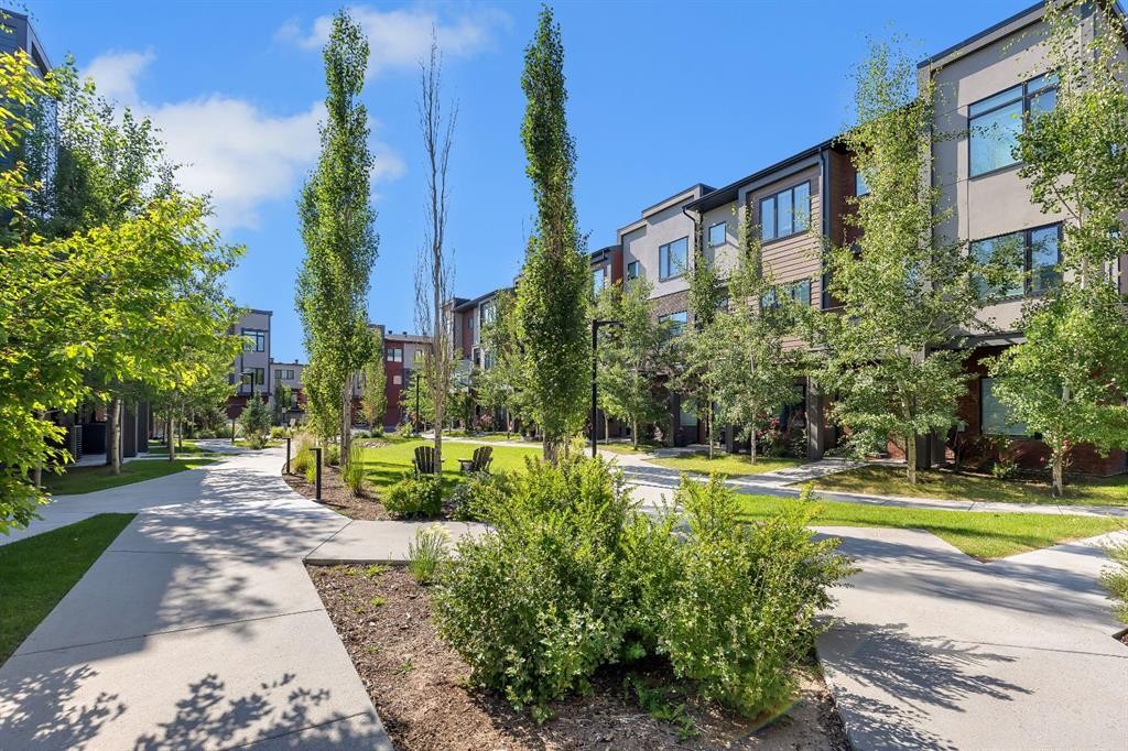 213 Greenbriar Common Nw, Calgary, AB - Outdoor