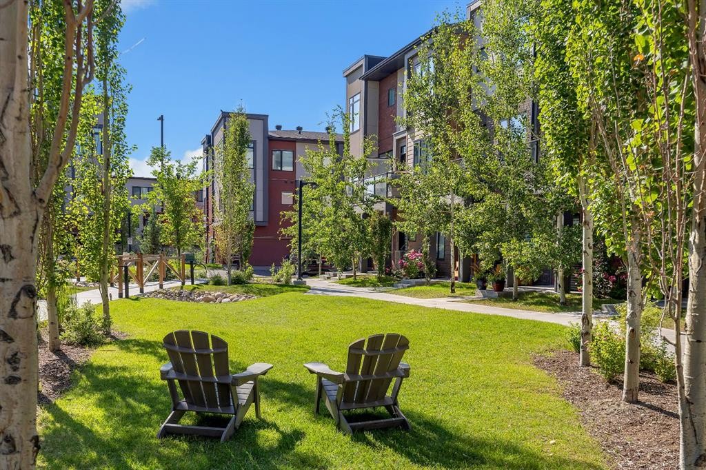 213 Greenbriar Common Nw, Calgary, AB - Outdoor