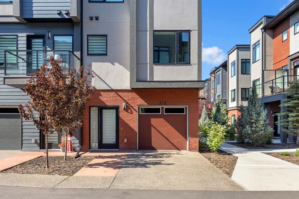 213 Greenbriar Common Nw, Calgary, AB - Outdoor