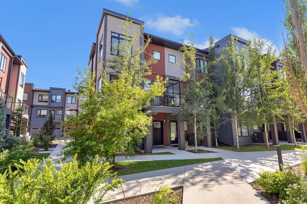 213 Greenbriar Common Nw, Calgary, AB - Outdoor With Balcony