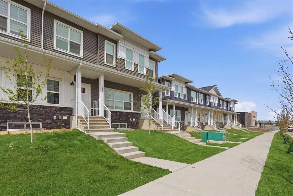 154 Merganser Drive West, Chestermere, AB - Outdoor With Facade