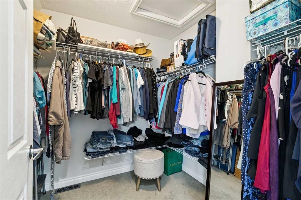 4008 Garrison Boulevard Sw, Calgary, AB - Indoor With Storage