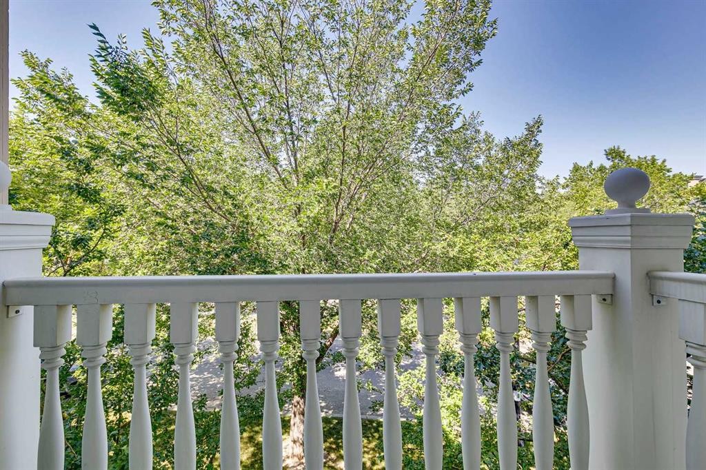 4008 Garrison Boulevard Sw, Calgary, AB - Outdoor