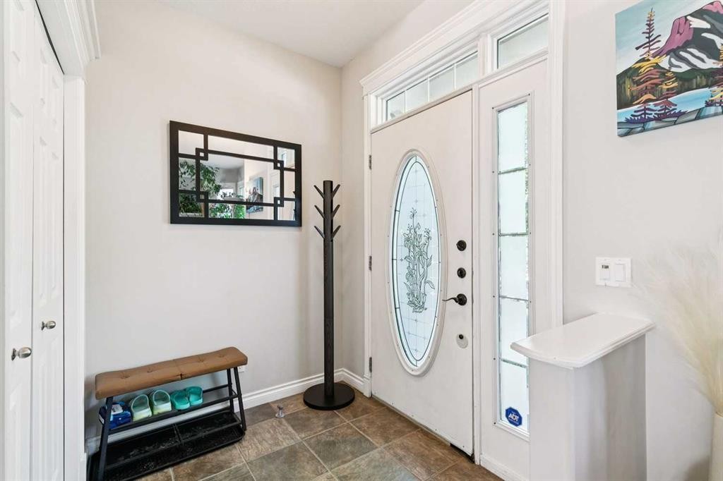 4008 Garrison Boulevard Sw, Calgary, AB - Indoor Photo Showing Other Room
