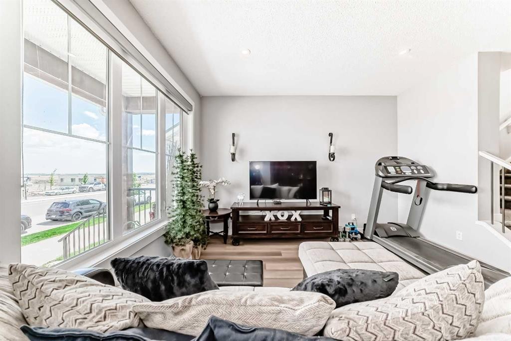 20893 Main Street Se, Calgary, AB - Indoor