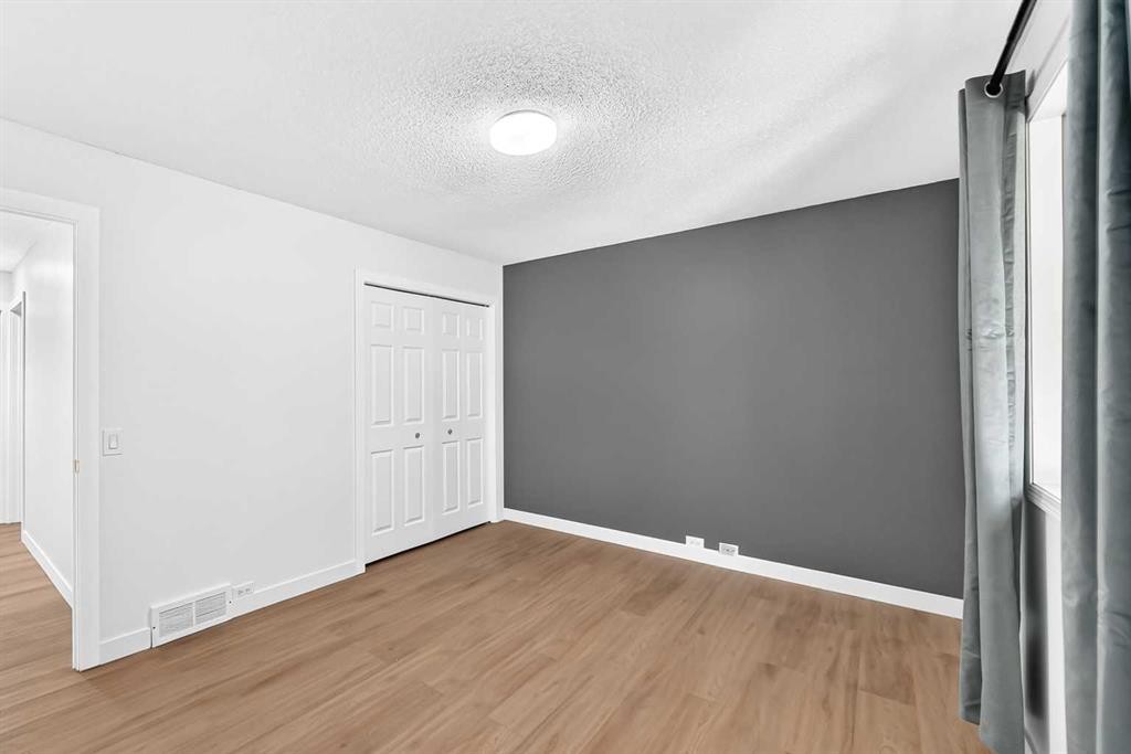 311 72 Avenue Ne, Calgary, AB - Indoor Photo Showing Other Room