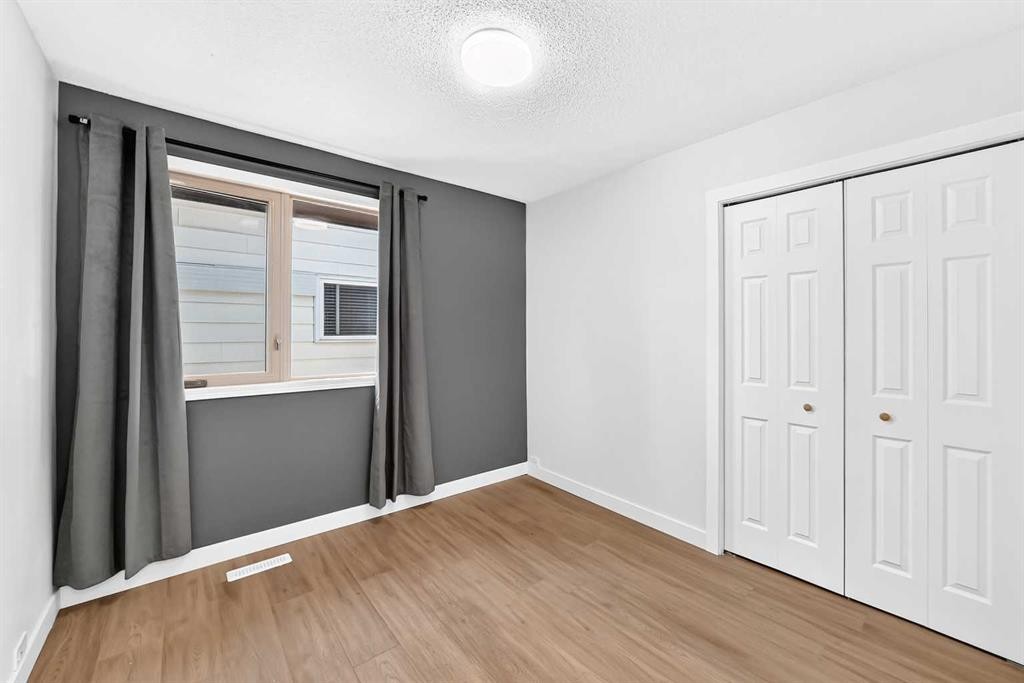 311 72 Avenue Ne, Calgary, AB - Indoor Photo Showing Other Room