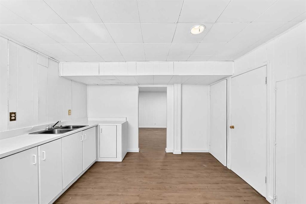 311 72 Avenue Ne, Calgary, AB - Indoor