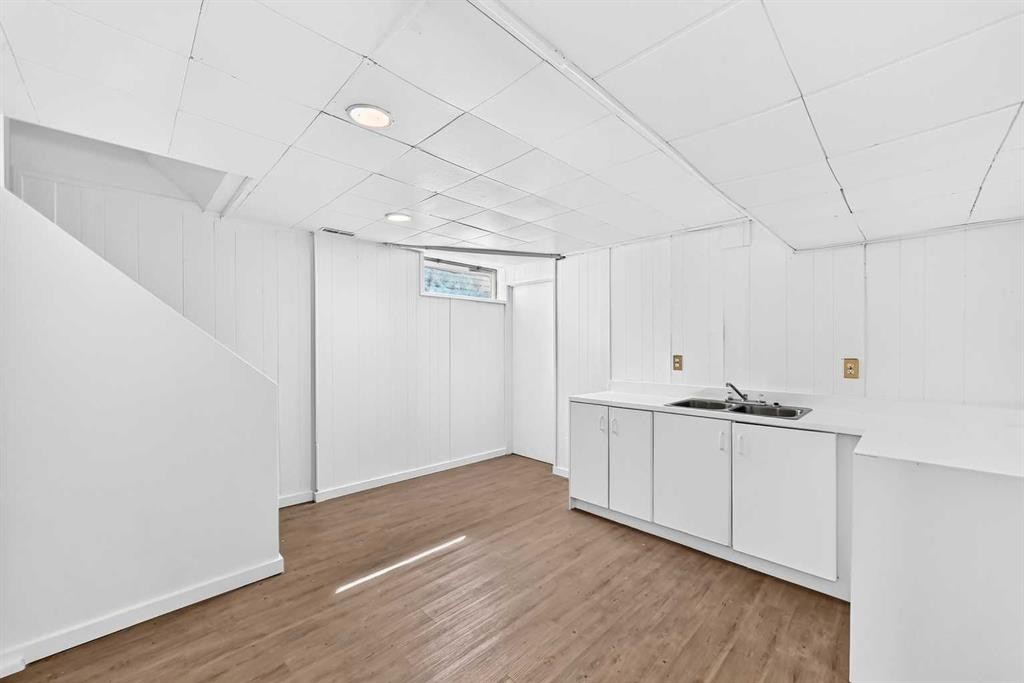 311 72 Avenue Ne, Calgary, AB - Indoor