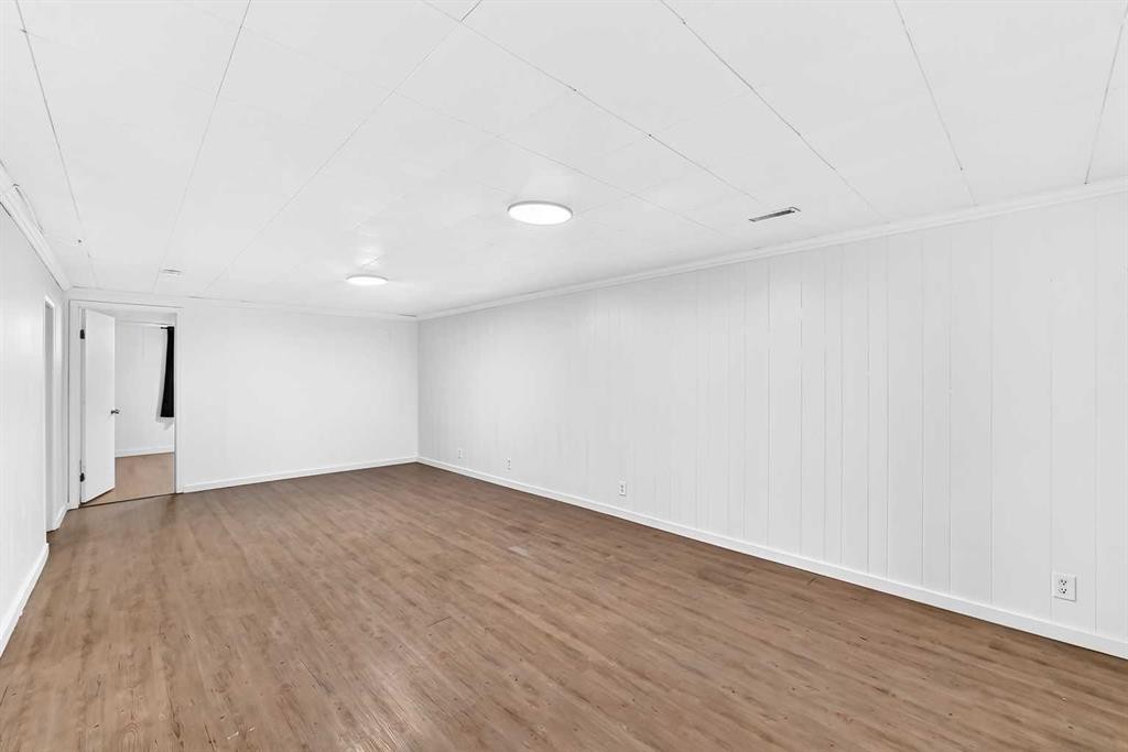 311 72 Avenue Ne, Calgary, AB - Indoor Photo Showing Other Room
