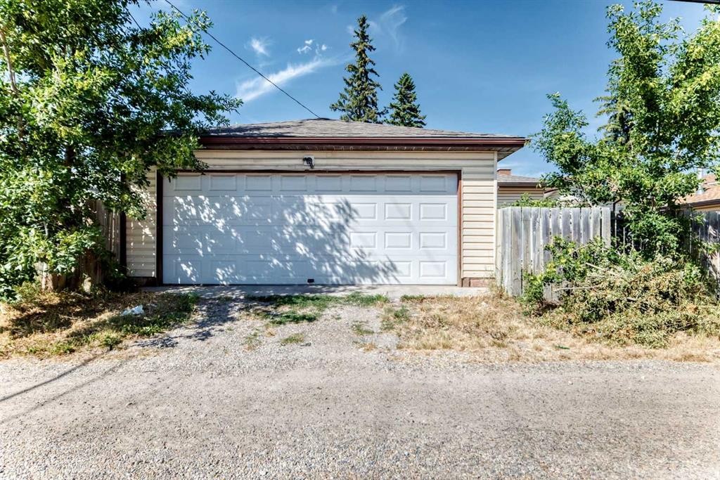 311 72 Avenue Ne, Calgary, AB - Outdoor