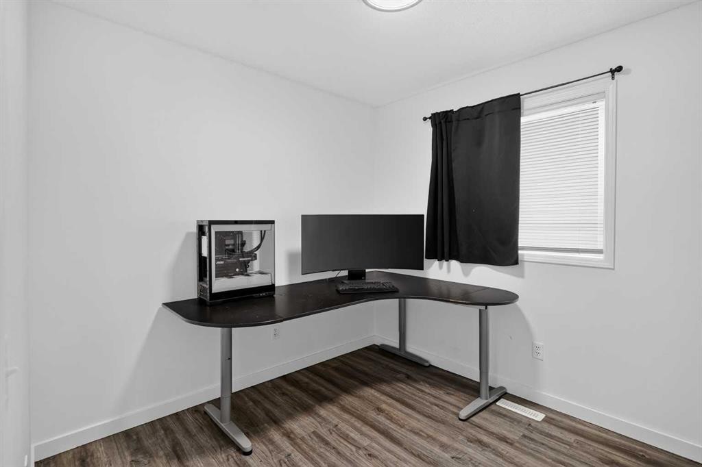 113 Mt Lorette Place Se, Calgary, AB - Indoor Photo Showing Office