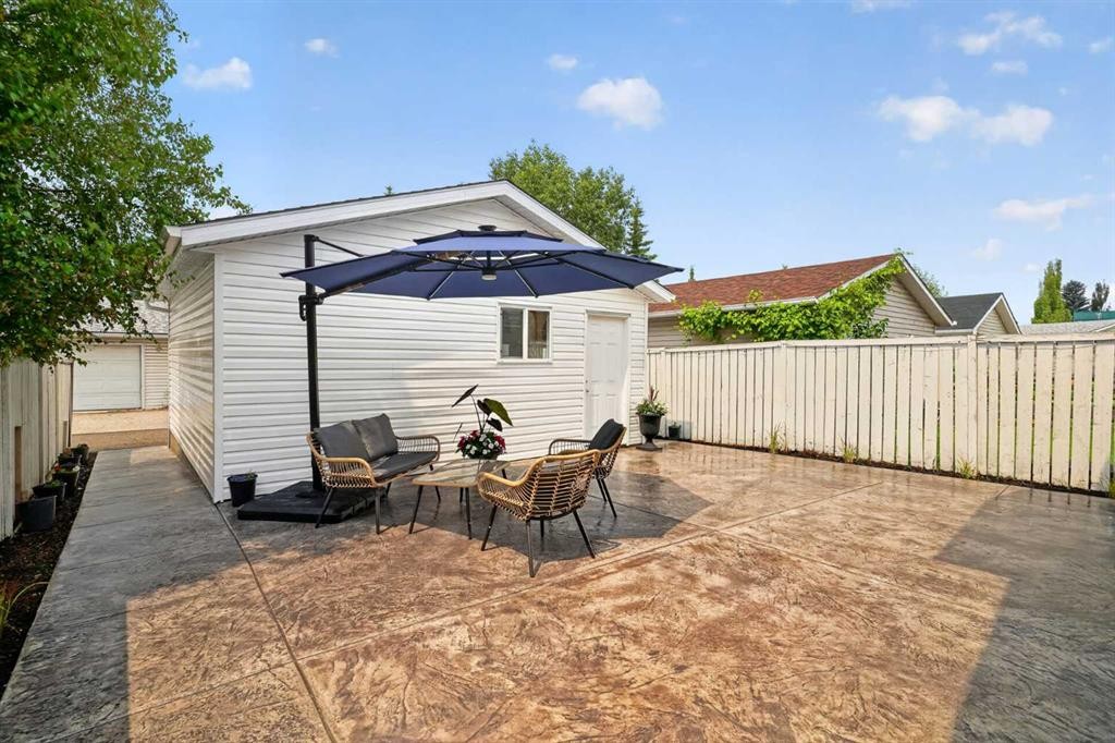 113 Mt Lorette Place Se, Calgary, AB - Outdoor With Deck Patio Veranda With Exterior