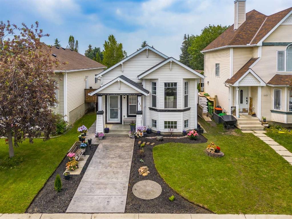 113 Mt Lorette Place Se, Calgary, AB - Outdoor With Facade