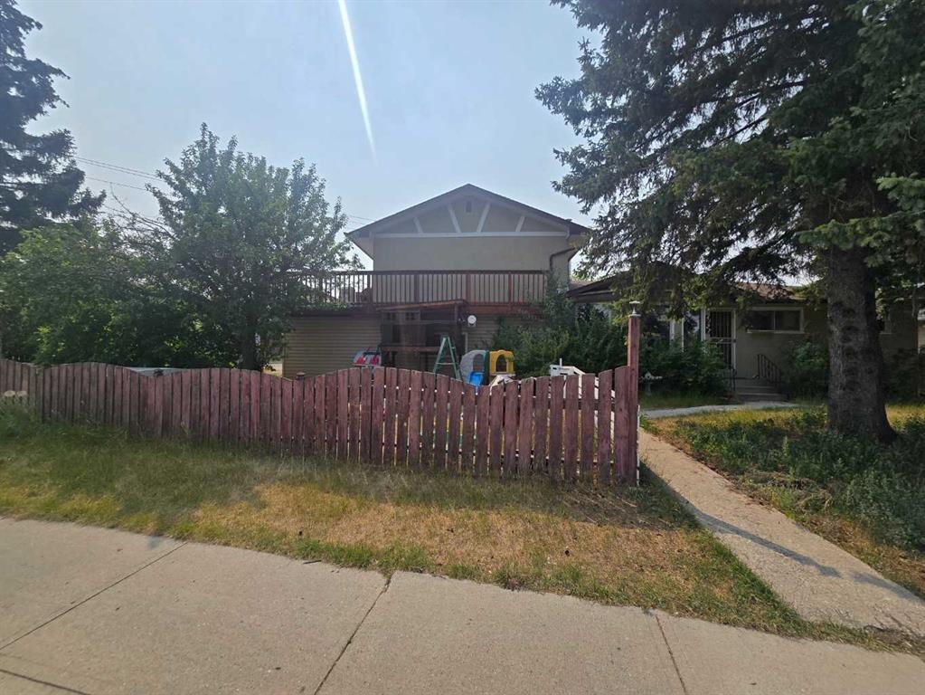 4127 69 Street Nw, Calgary, AB - Outdoor