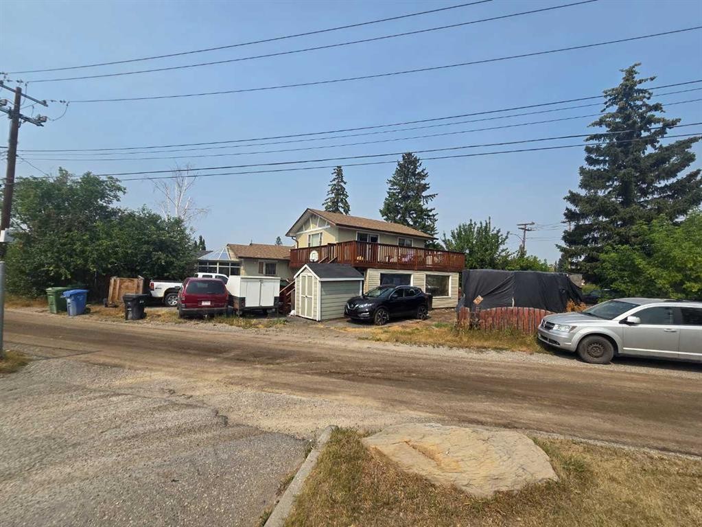 4127 69 Street Nw, Calgary, AB - Outdoor