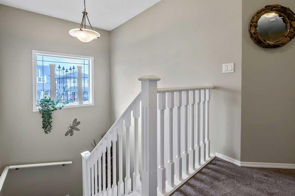 86 Legacy Common Se, Calgary, AB - Indoor Photo Showing Other Room