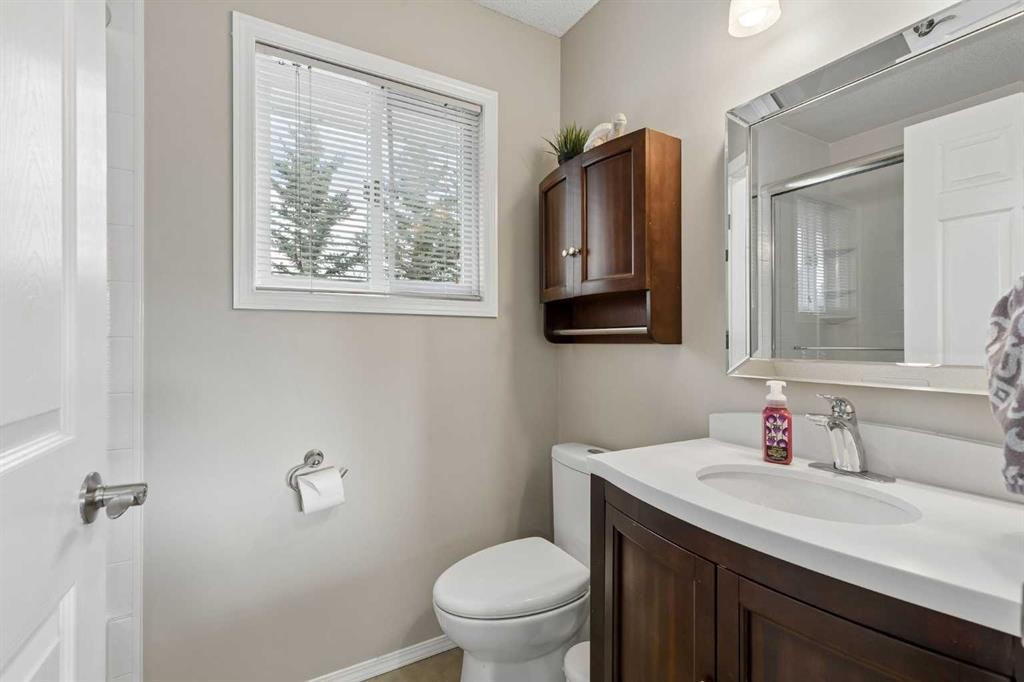 244 Scurfield Place Nw, Calgary, AB - Indoor Photo Showing Bathroom