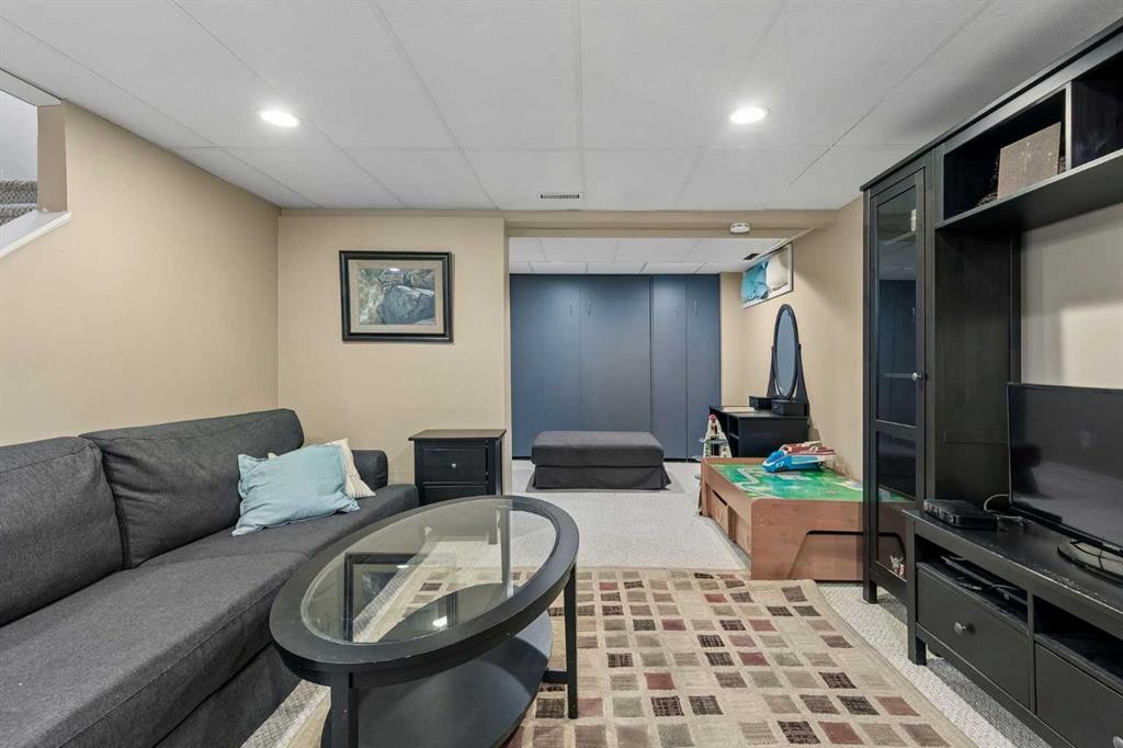 244 Scurfield Place Nw, Calgary, AB - Indoor