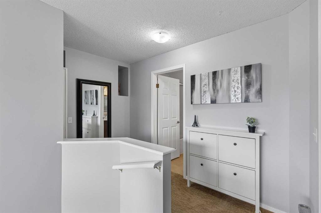 244 Scurfield Place Nw, Calgary, AB - Indoor