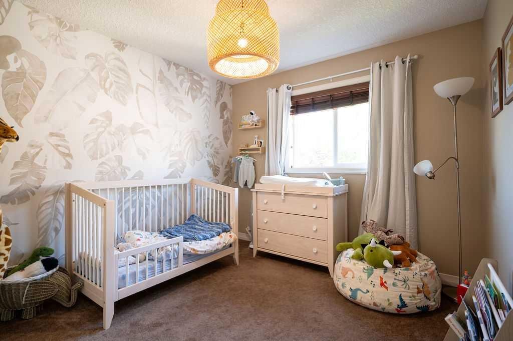 21 Chaparral Valley Court Se, Calgary, AB - Indoor Photo Showing Bedroom