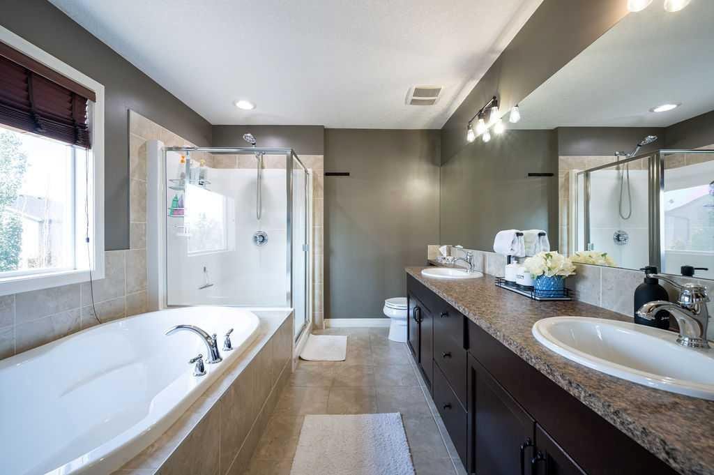 21 Chaparral Valley Court Se, Calgary, AB - Indoor Photo Showing Bathroom
