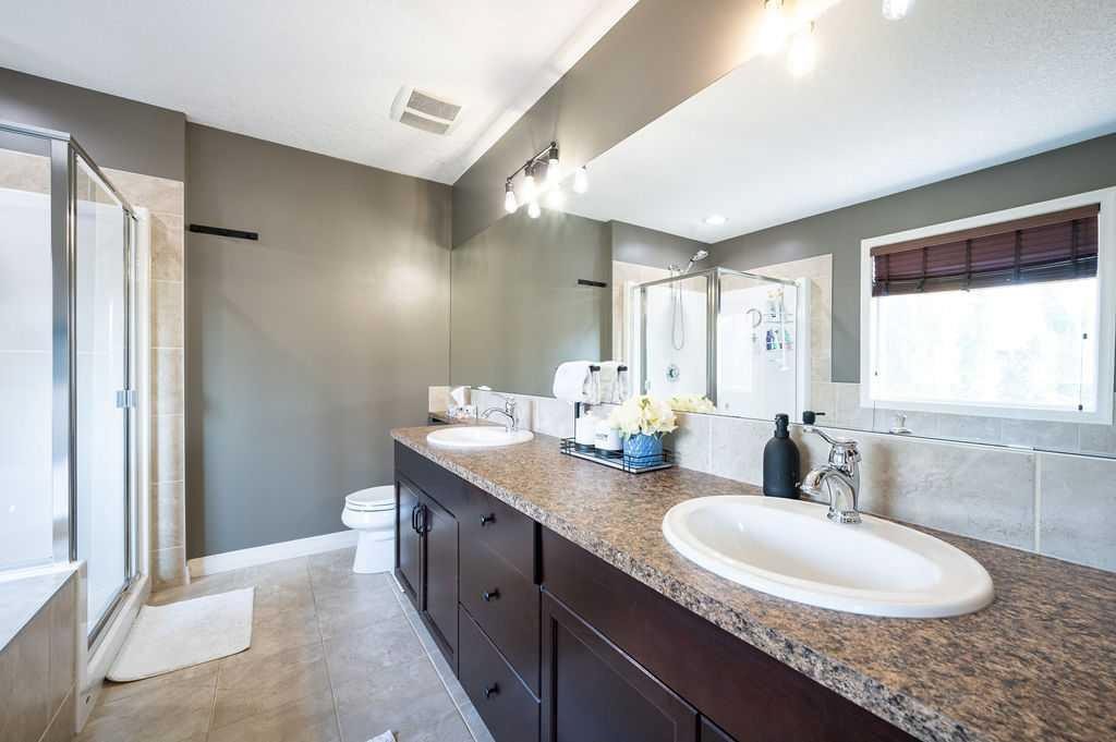 21 Chaparral Valley Court Se, Calgary, AB - Indoor Photo Showing Bathroom
