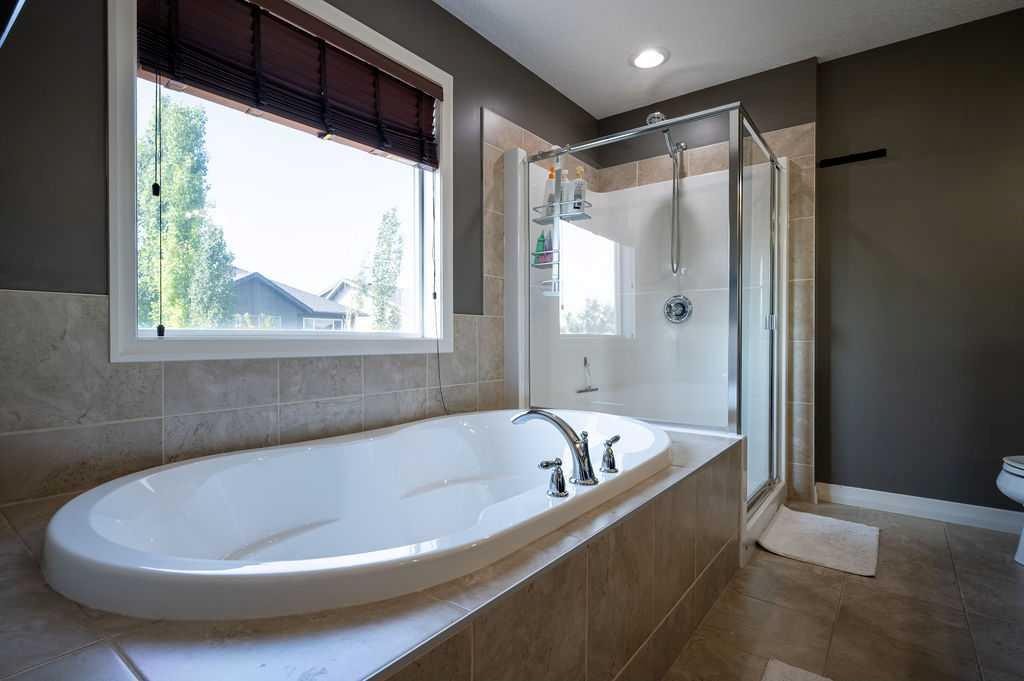 21 Chaparral Valley Court Se, Calgary, AB - Indoor Photo Showing Bathroom