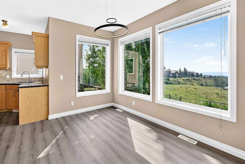 63 Royal Birch Point Nw, Calgary, AB - Indoor