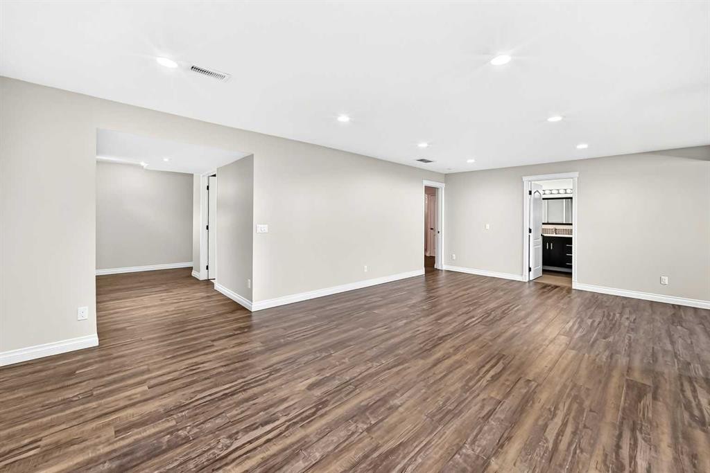 63 Royal Birch Point Nw, Calgary, AB - Indoor