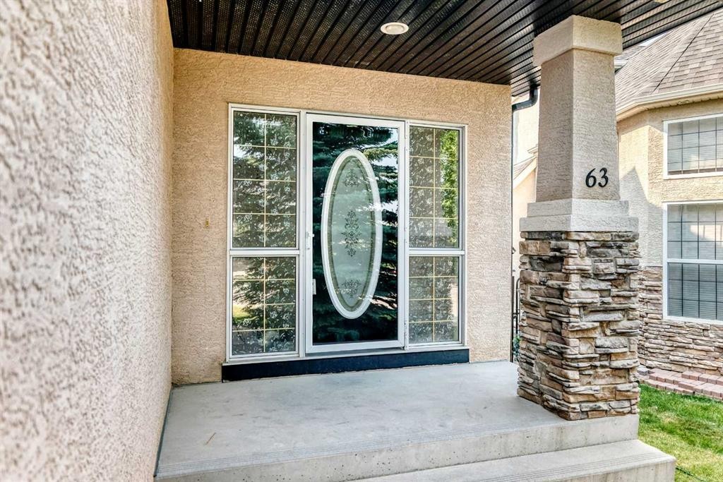 63 Royal Birch Point Nw, Calgary, AB - Outdoor