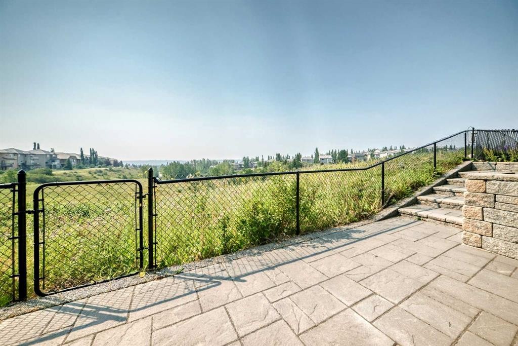 63 Royal Birch Point Nw, Calgary, AB - Outdoor