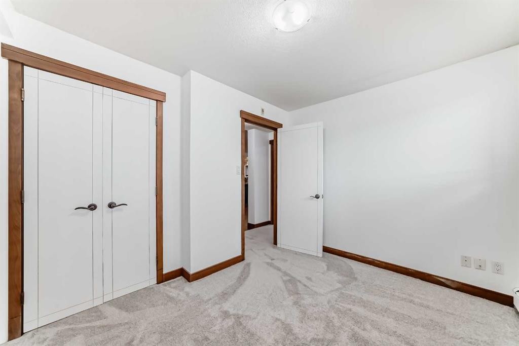 112-315 50 Avenue Sw, Calgary, AB - Indoor Photo Showing Other Room