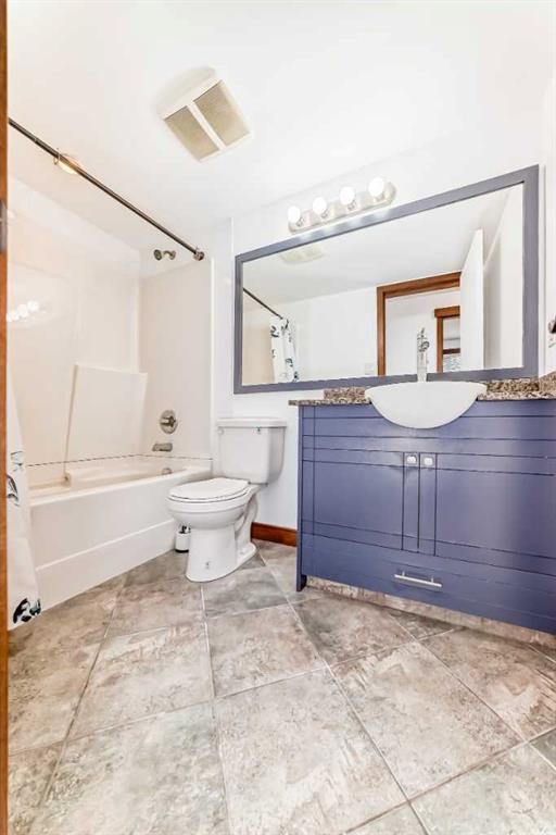 112-315 50 Avenue Sw, Calgary, AB - Indoor Photo Showing Bathroom