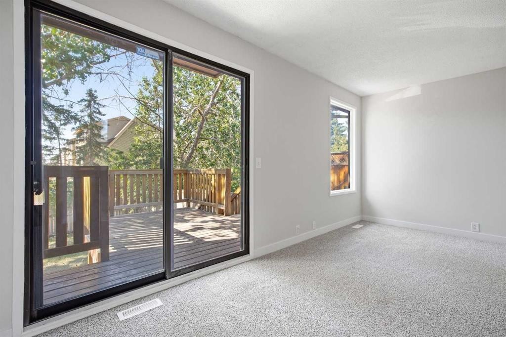 7003 Ranchero Road Nw, Calgary, AB - Indoor Photo Showing Other Room