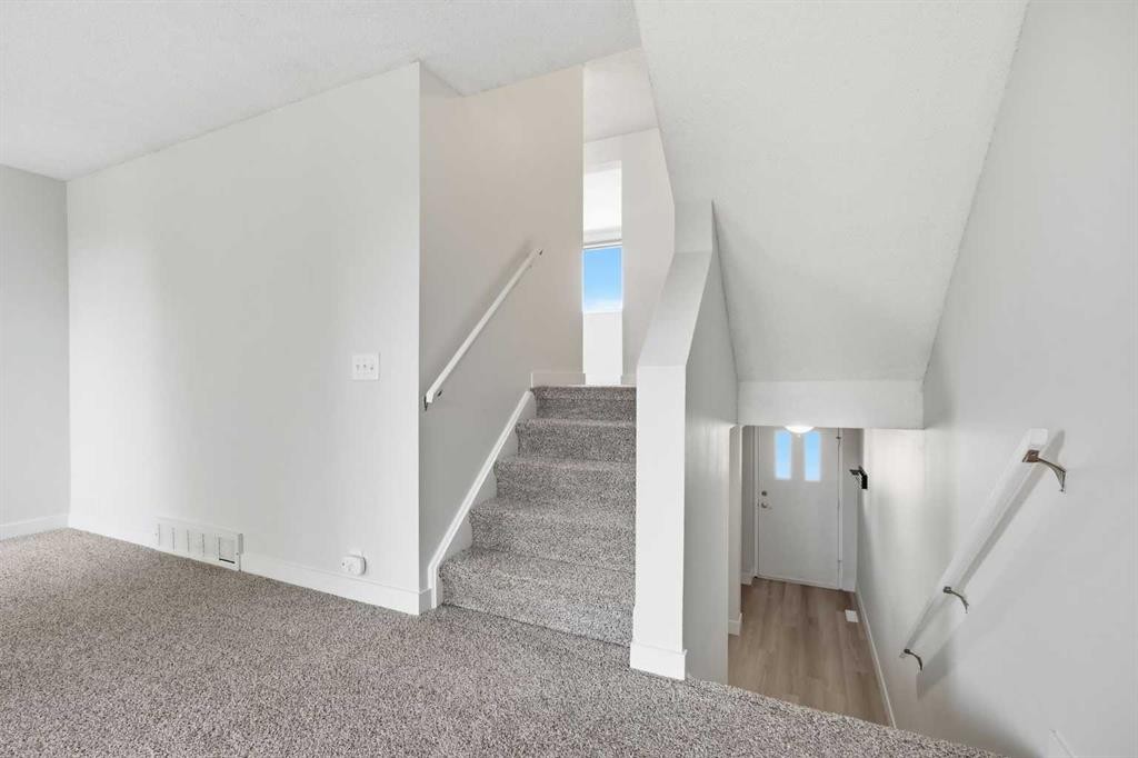 7003 Ranchero Road Nw, Calgary, AB - Indoor Photo Showing Other Room